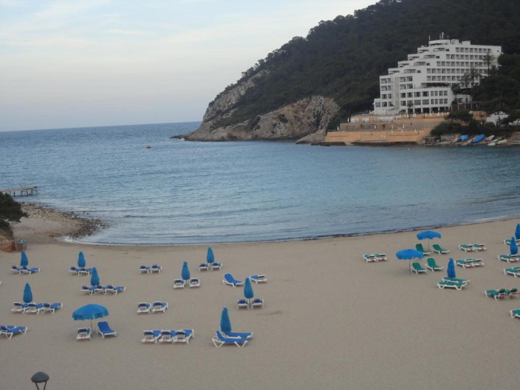 Apartamentos Cala Llonga Cala Llonga  Dış mekan fotoğraf