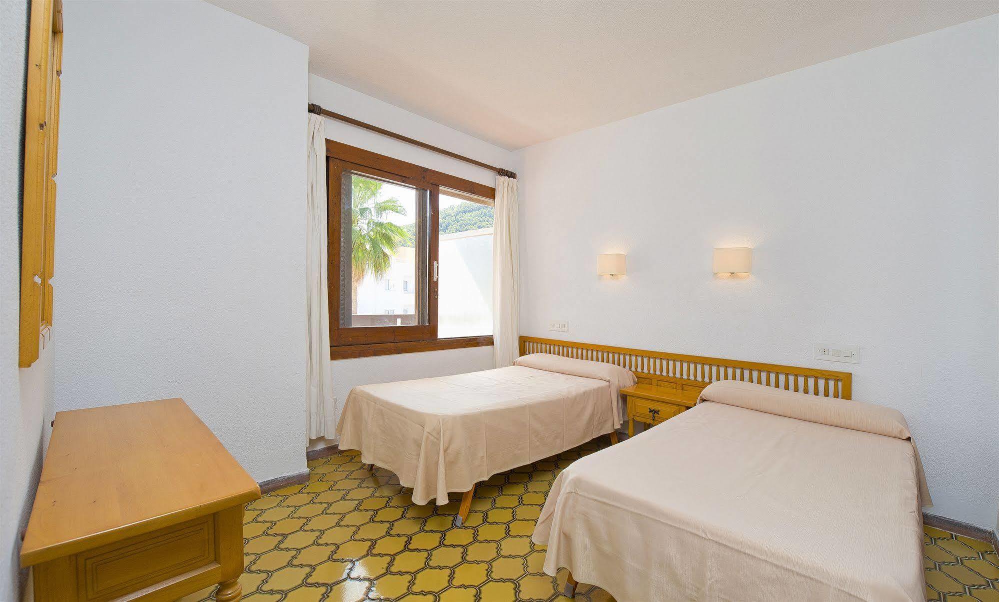 Apartamentos Cala Llonga Cala Llonga  Dış mekan fotoğraf