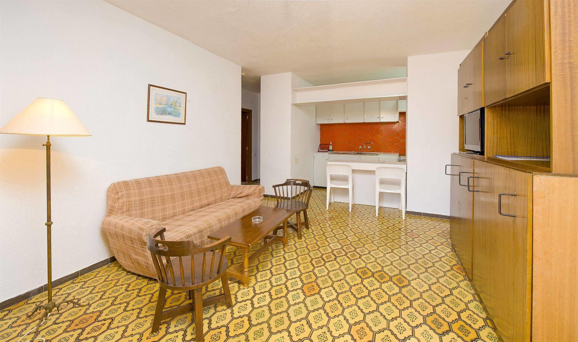 Apartamentos Cala Llonga Cala Llonga  Dış mekan fotoğraf