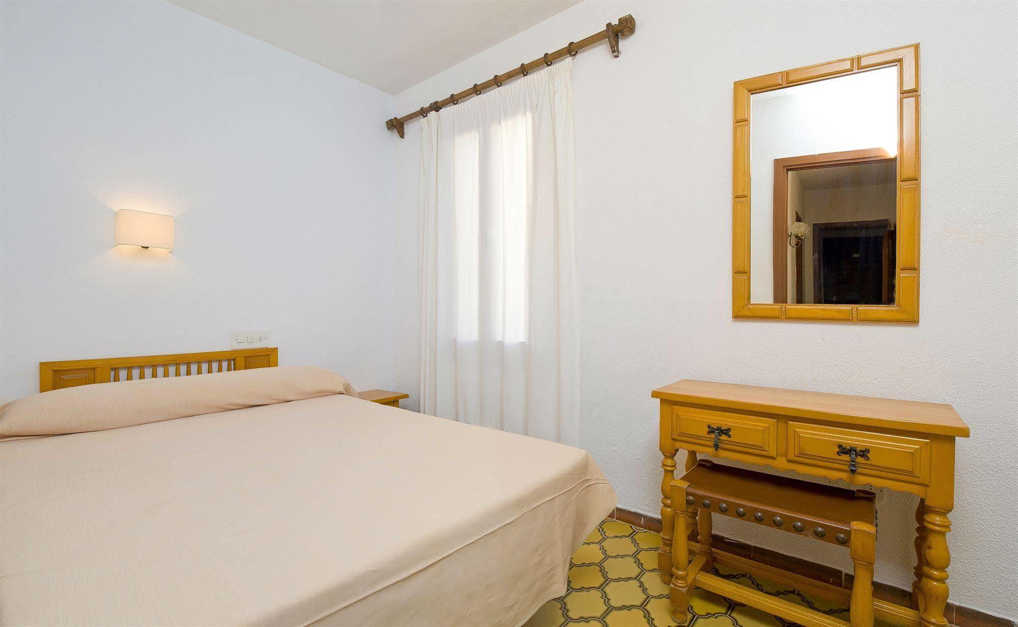 Apartamentos Cala Llonga Cala Llonga  Dış mekan fotoğraf