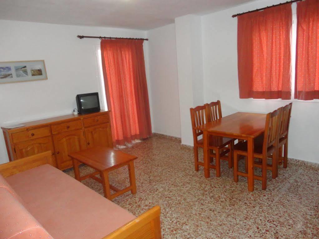 Apartamentos Cala Llonga Cala Llonga  Dış mekan fotoğraf