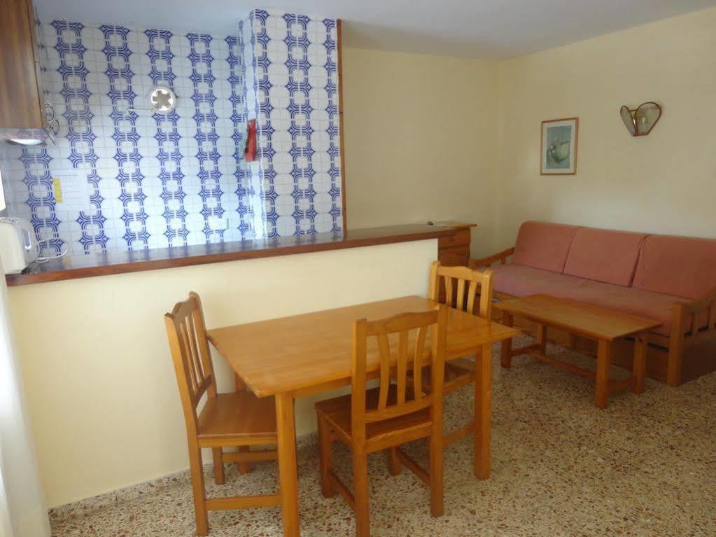 Apartamentos Cala Llonga Cala Llonga  Dış mekan fotoğraf
