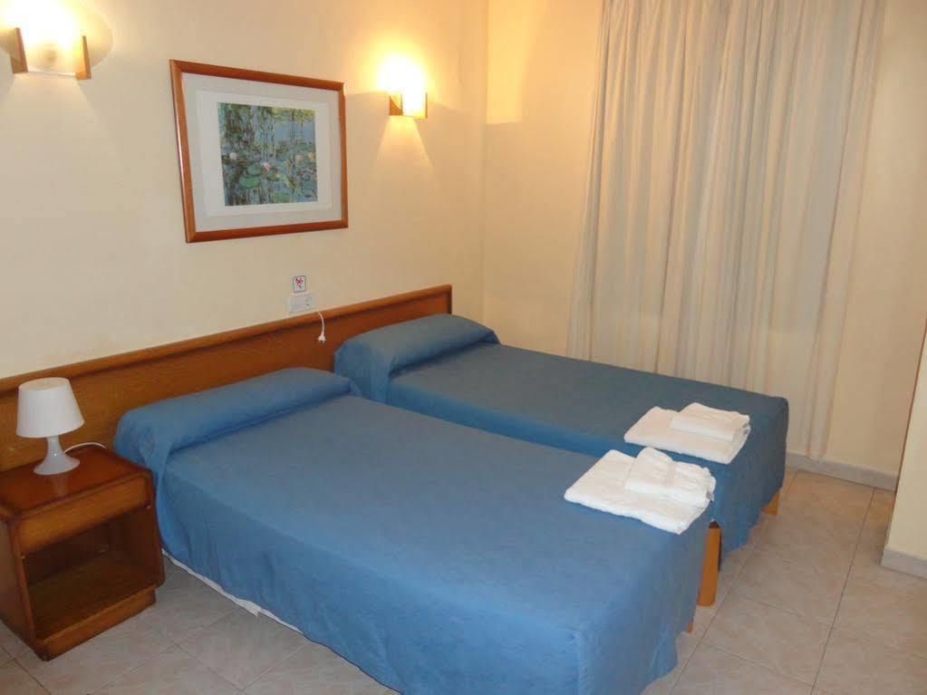 Apartamentos Cala Llonga Cala Llonga  Dış mekan fotoğraf